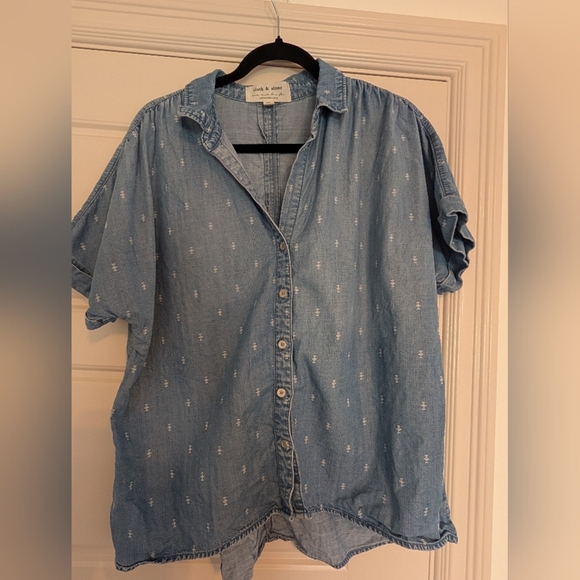 Anthropologie Cloth And Stone Chambray Top Size M - Picture 5 of 7